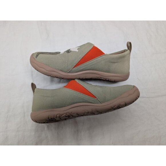 UIN youth size 6.5 Bear's Hug slip on canvas shoes light green SH10 - Picture 10 of 11